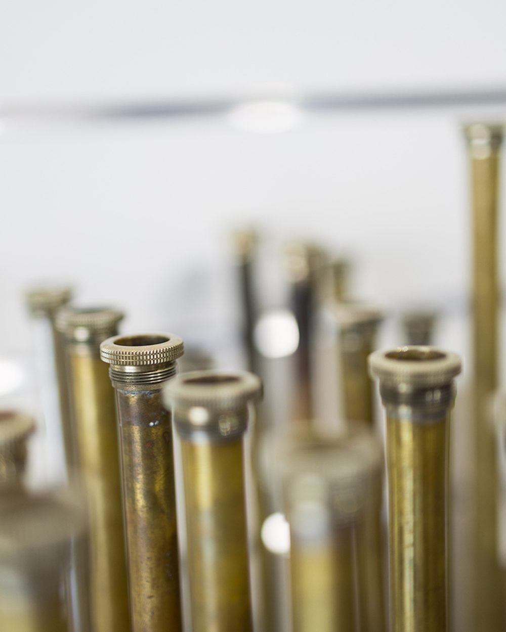 Detailaufnahme Mundrohre und Züge im BUDDENBOHM Showroom