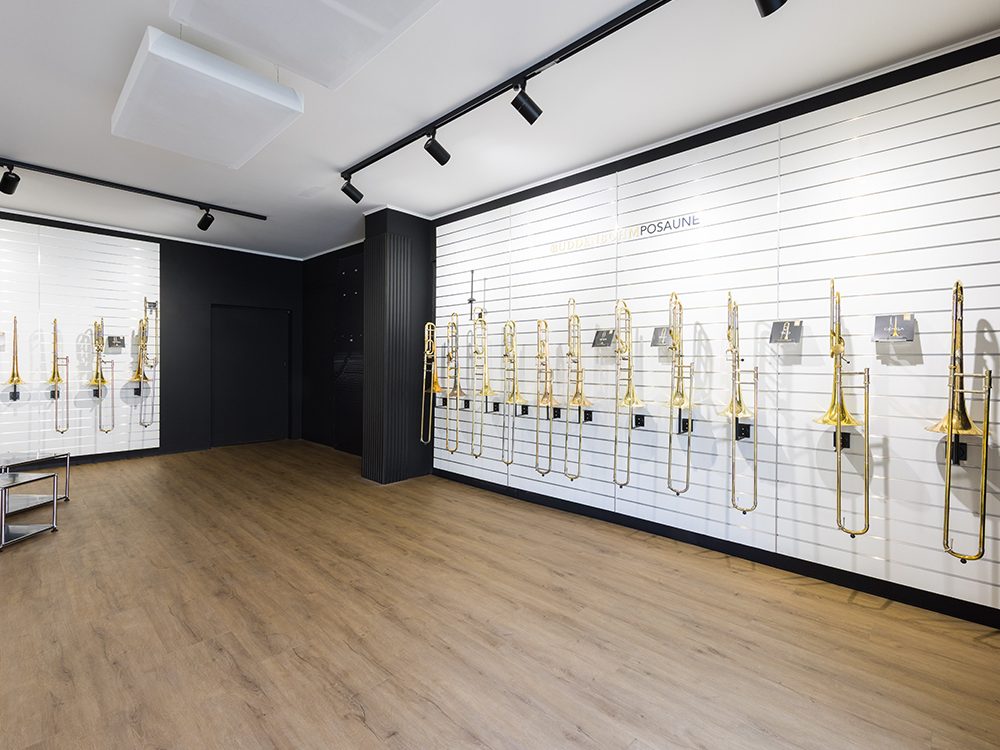 Showroom von BUDDENBOHM in Bückeburg mit Akustiksegeln